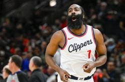 开云体育官方网站-包含球洛城红蓝争霸，快船战湖人再掀战火的词条