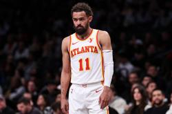 开云体育官方网站-包含雄鹰逼近国王，特雷-杨表现出色砍下30+得分的词条