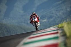 开云下载-巴拉圭友谊赛大胜马赛，奥斯梅恩刷新意甲进球纪录