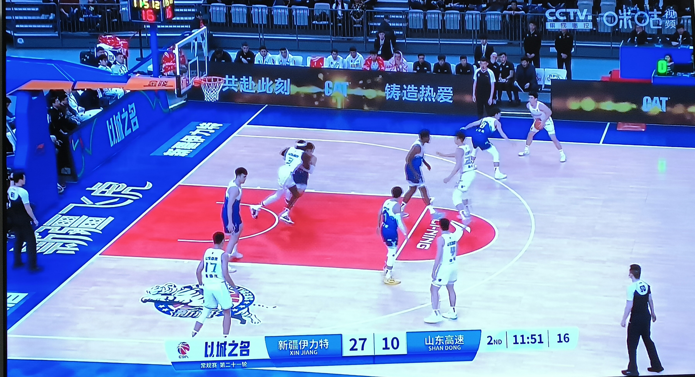 CBA比赛：新疆战胜山东