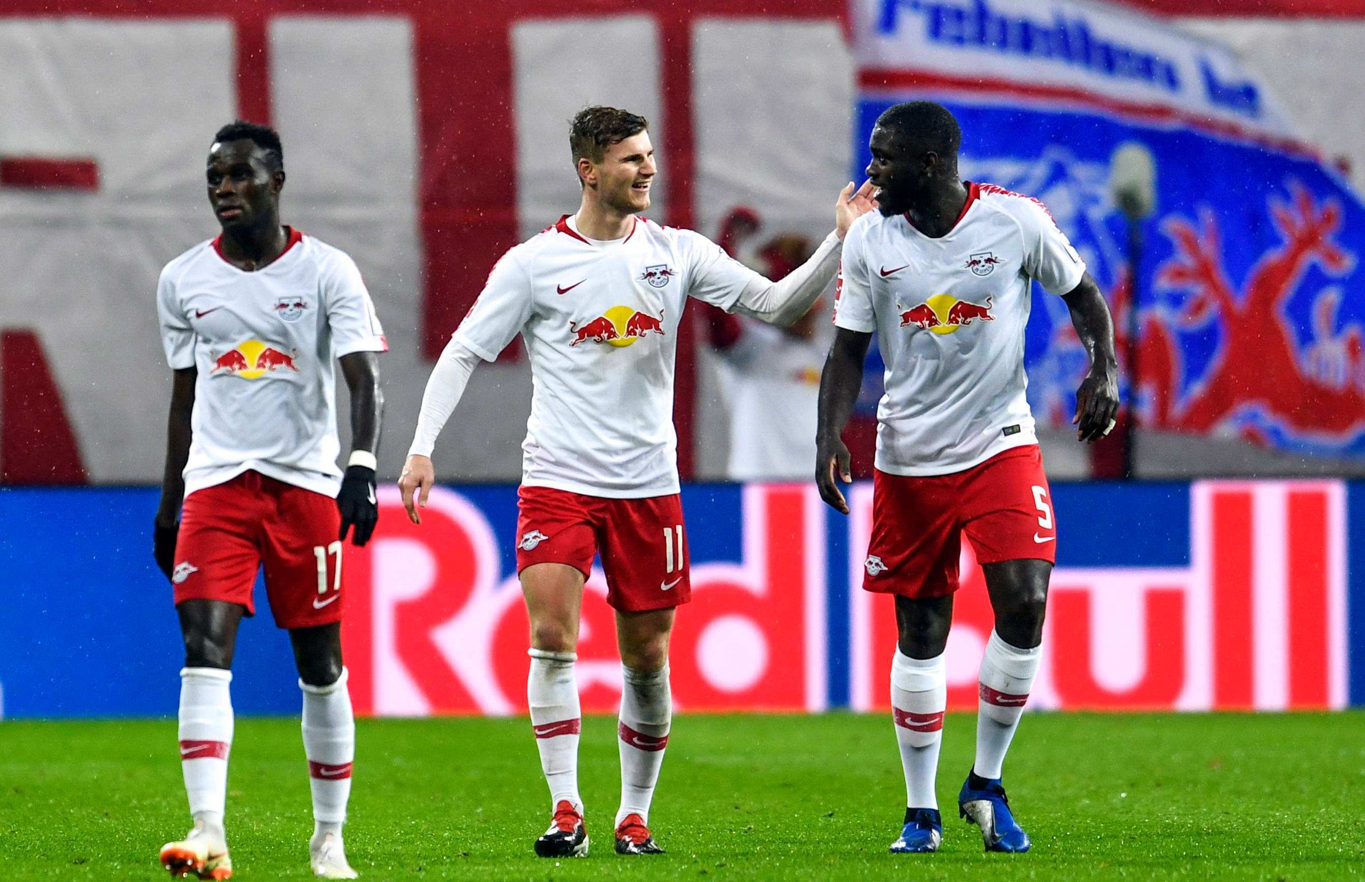 斯图加特客场绝杀莱比锡红牛，豪取三分