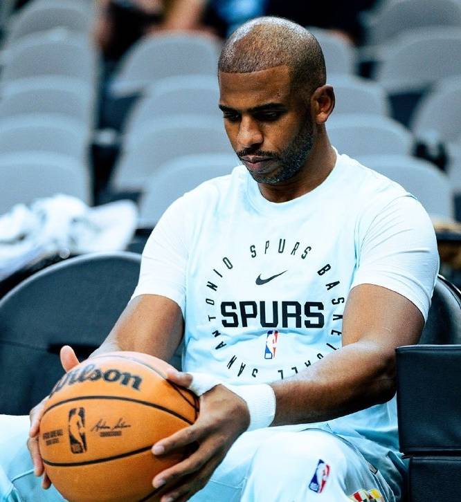 保罗加盟太阳，球队战力大增有望夺冠