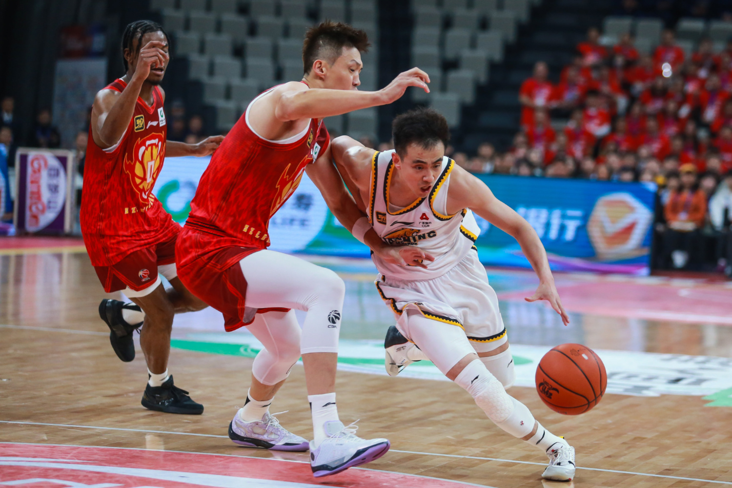 球员表现出色,球队士气高涨迎战下一场战役的简单介绍 球员表现出色,球队士气高涨迎战下一场战役的简单介绍