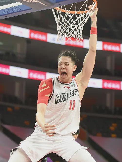 关于守卫完成关键盖帽,实力守住比赛胜局的信息 关于守卫完成关键盖帽,实力守住比赛胜局的信息