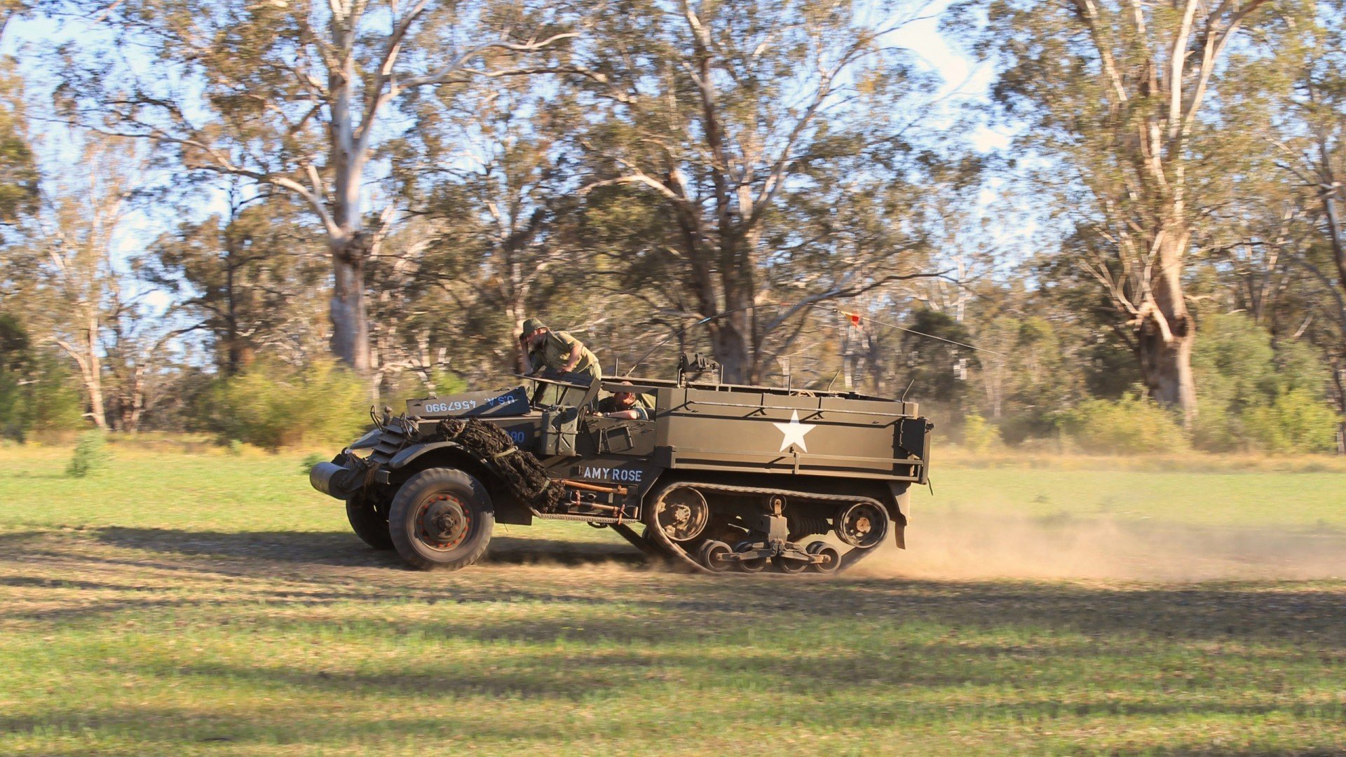 字母哥狂飙雷霆却冷静，当个人英雄主义遇上精密战术