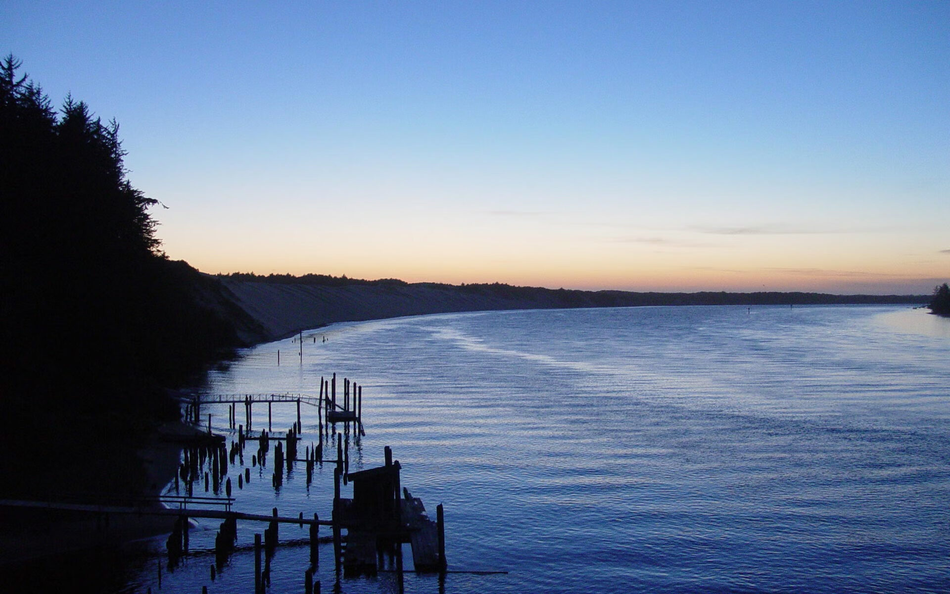刹车点与逆袭点，当F1的精密在绿茵场上被热血的弧线碾碎